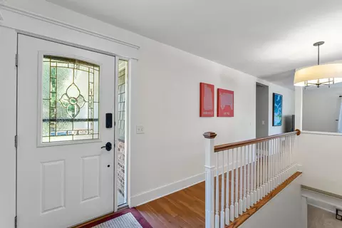 Entry Way - 4305 Dunrovin Ln, Eagan, MN 55123 photo 4 of 4