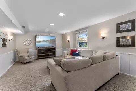Living - 4305 Dunrovin Ln, Eagan, MN 55123 photo 6 of 6