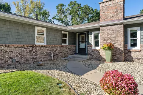 Exterior - 4305 Dunrovin Ln, Eagan, MN 55123 photo 2 of 12