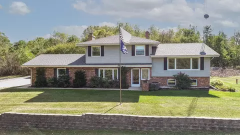 4230 48th St NE, Rochester, MN 55906