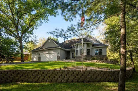 27938 Lakelawn Dr, Lindstrom, MN 55045