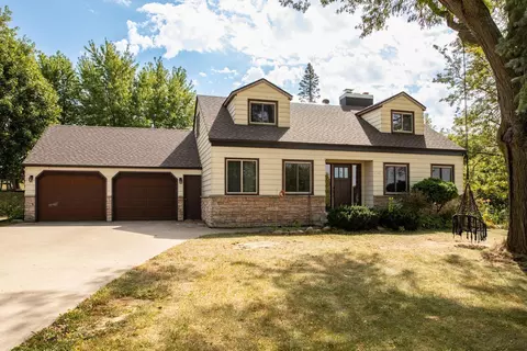 1066 Southern Ridge Dr SW, Rochester, MN 55902
