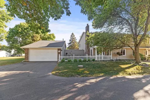 9488 Ranchview Ln N, Maple Grove, MN 55369