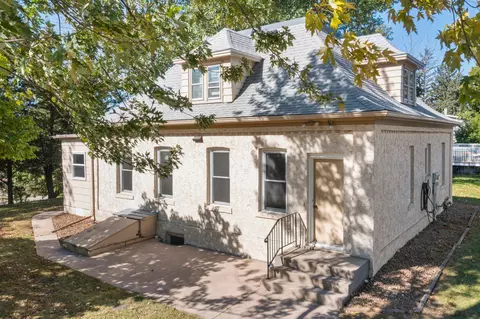 257 Gauger St NE, Hutchinson, MN 55350