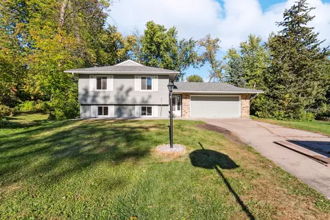 7036 Upper 143rd Ct W, Apple Valley, MN 55124