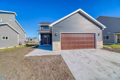 6892 Joseph St, Horace, ND 58047