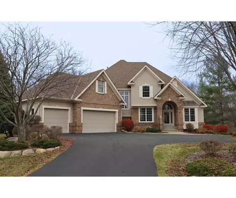6 Foster Pl, North Oaks, MN 55127