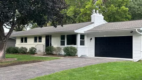 648 Harmony Cir, Wayzata, MN 55391