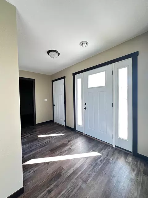 Entry Way - 1022 Bucknell Ct, Spring Valley, MN 55975 photo 1 of 1