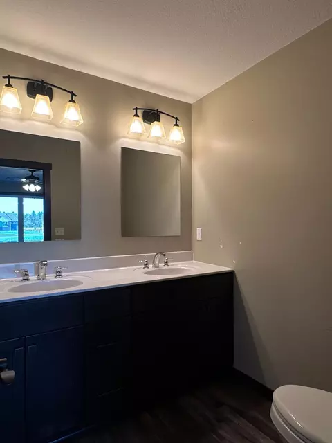 Bath - 1022 Bucknell Ct, Spring Valley, MN 55975 photo 2 of 3