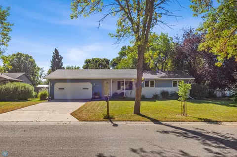 407 Brook Ave, Moorhead, MN 56560