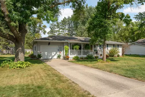 605 Oak Ave SE, Montgomery, MN 56069