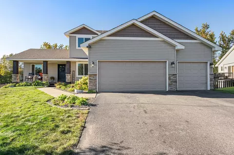 680 Elins Lake Rd SE, Cambridge, MN 55008