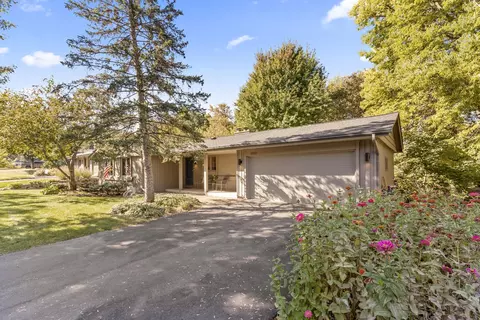 13112 Pleasant Pl, Burnsville, MN 55337