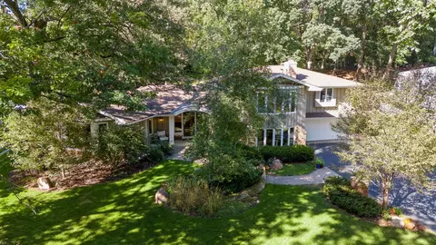 6124 Scotia Dr, Edina, MN 55439