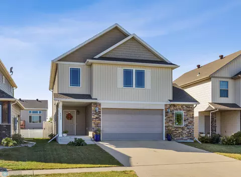 4843 53rd St S, Fargo, ND 58104