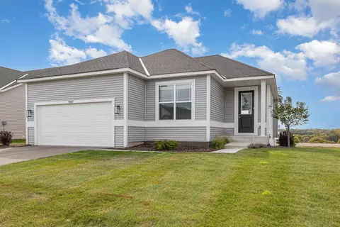 9047 62nd St S, Cottage Grove, MN 55016