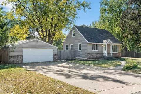550 13th St, Newport, MN 55055