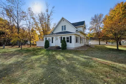 524 W 6th St, Monticello, MN 55362