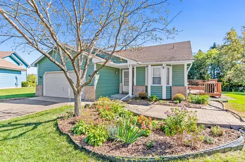 7245 Upper 36th St N, Oakdale, MN 55128