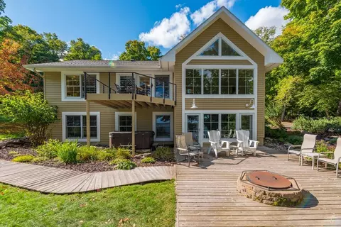 8752 Interlachen Rd, Nisswa, MN 56468