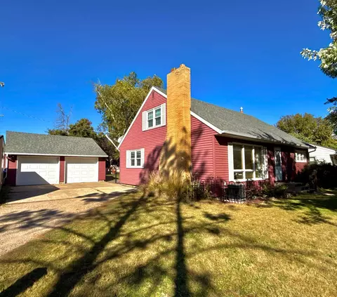 1326 Loring Ave, Detroit Lakes, MN 56501