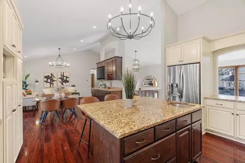 15260 Highland Pl, Minnetonka, MN 55345