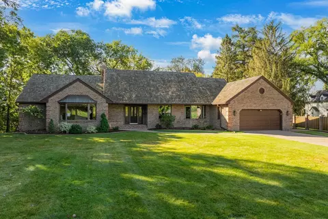 3119 Overlook Dr, Bloomington, MN 55431