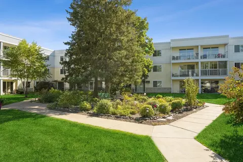 122 Demont Ave E #156, Little Canada, MN 55117
