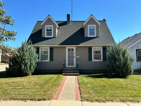 1128 N North Ave, Fairmont, MN 56031