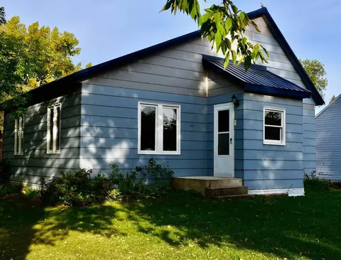 417 Lambert St, Oklee, MN 56742