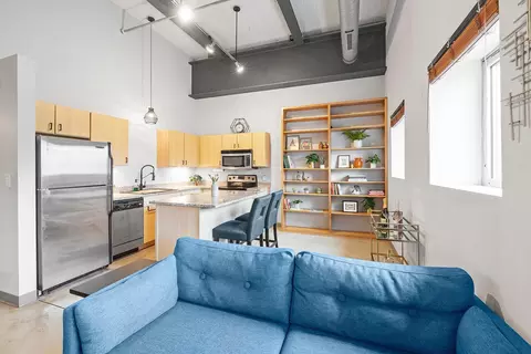 111 E Franklin Ave #212, Minneapolis, MN 55404