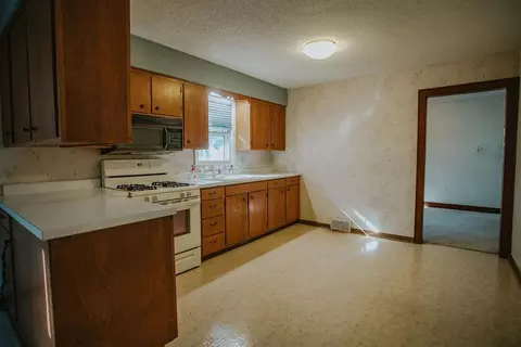 605 11th Ave SW, Austin, MN 55912 photo 25