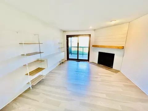 4170 Hilltop Ln #204, Eagan, MN 55123