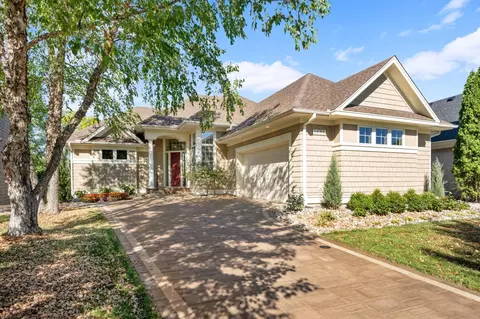 1635 Waterford Ct, Golden Valley, MN 55422