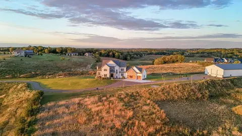 2990 Highland Rd, Minnetrista, MN 55364