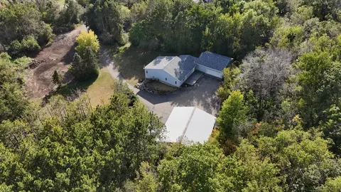 810 Badlands Rd, Hudson, WI 54016