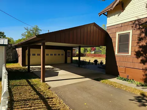 325 2nd St SW, Perham, MN 56573 photo 3