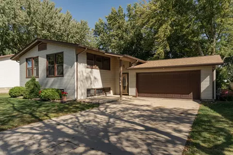 304 4th Ave NE, Kasson, MN 55944