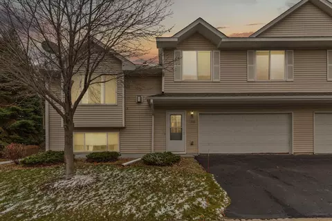 1356 S Trail Dr, Faribault, MN 55021