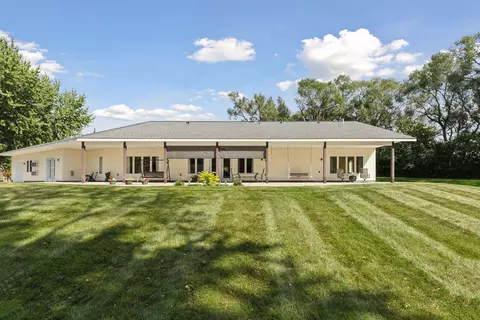7301 W 106th St, Bloomington, MN 55438