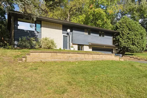 2933 Lake Blvd, North Saint Paul, MN 55109