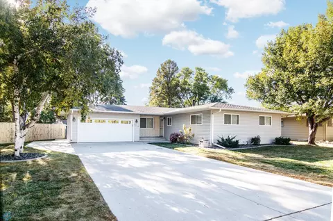 2308 19 12 St S, Moorhead, MN 56560
