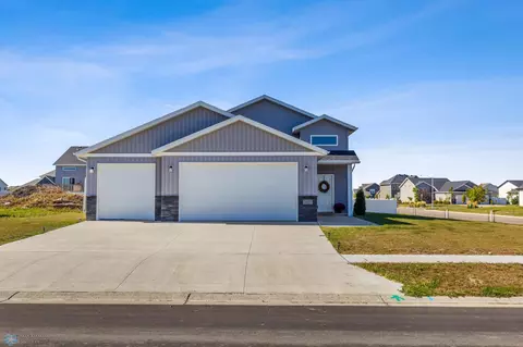 3605 18th St S, Moorhead, MN 56560