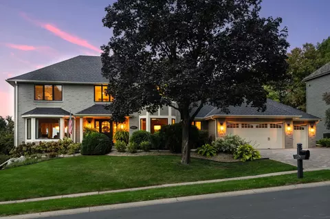 11232 Mount Curve Rd, Eden Prairie, MN 55347
