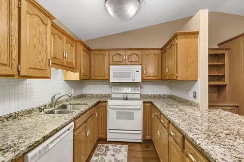 136 Par Ln, Cold Spring, MN 56320 photo 4