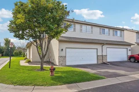 48 Pine Pl, Farmington, MN 55024