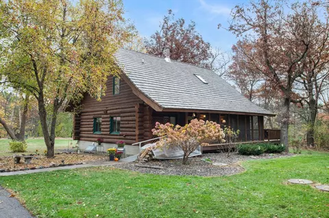 4 300th Trl NE, Isanti, MN 55040