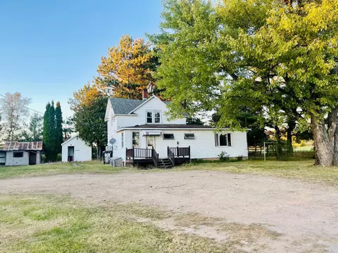 6621 Elm Dr, Gilbert, MN 55741