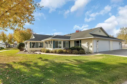 625 Hudson Dr, Paynesville, MN 56362